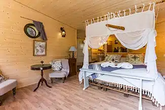 Chambre maison d'hôtes insolite 4 épis gîte de france
