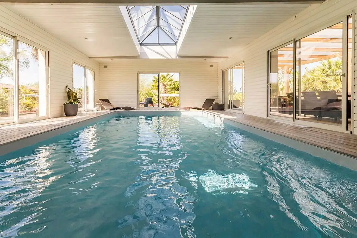 piscine intérieure gites haut de gamme gites de france